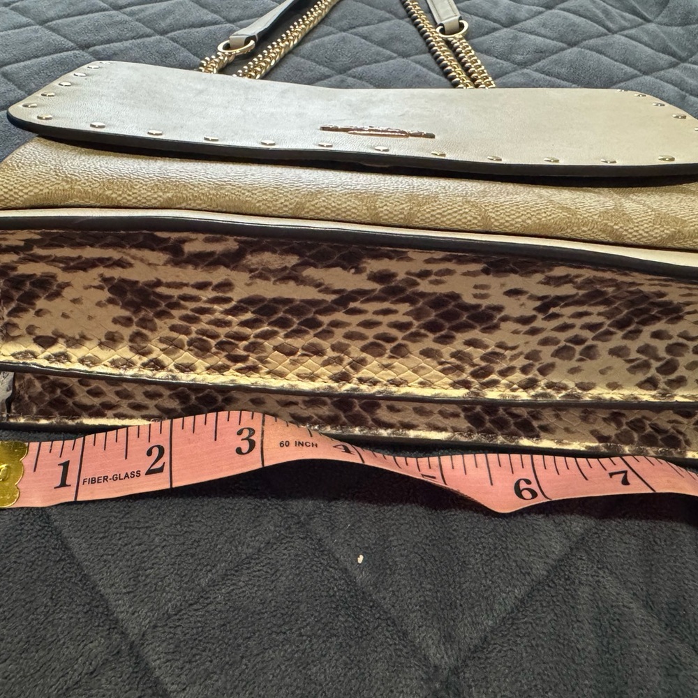 Coach Cream Shoulder Bag - Picture 9 of 14